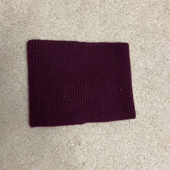 Never been worn Kate Spade Bow turtle neck warmer - Picture 3 of 3
